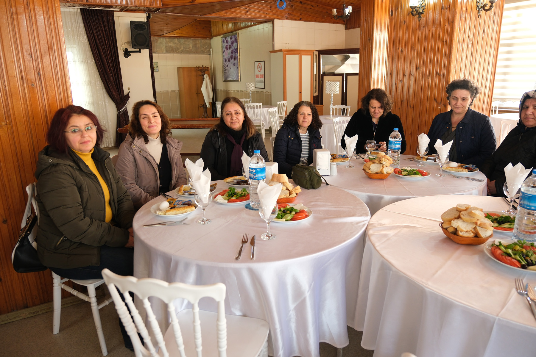 Neslihan Hancıoğlu Bafra’da Kadın Kolları ile bir araya geldi